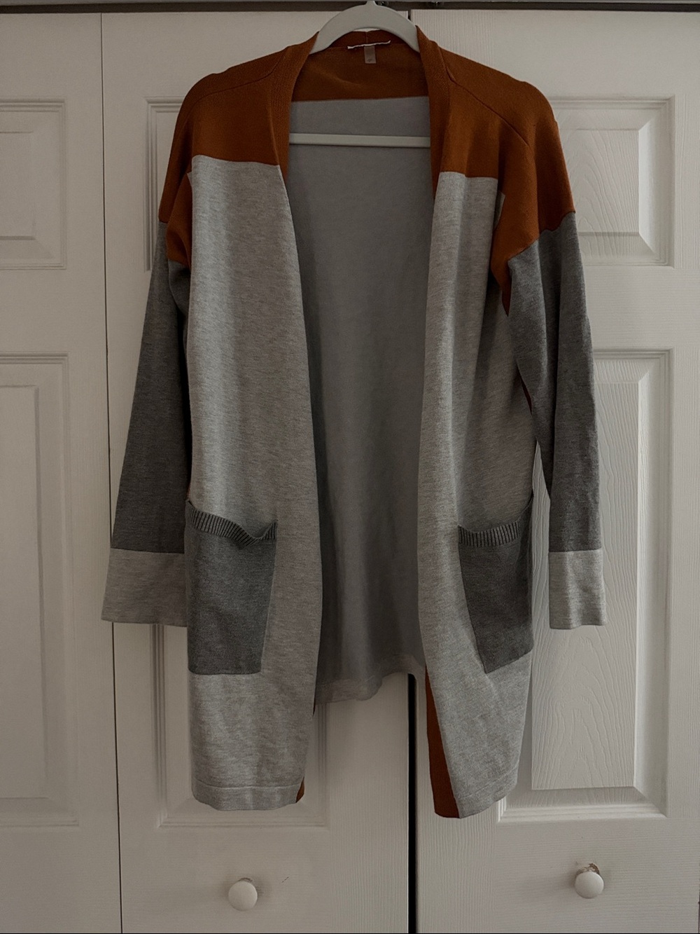 Colorblock Open-Front Women's Cardigan Sweater - Gray & Rust